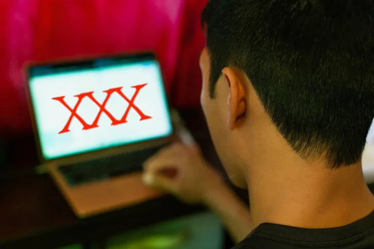 Arcom en 2025 : Pourquoi les contenus pédopornographiques dominent les retraits d&rsquo;Internet ?