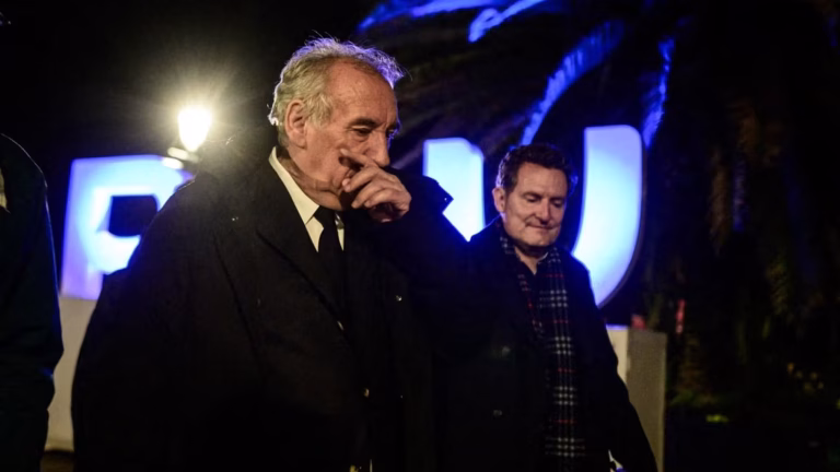 Bye-Bayrou : La Déroute d&rsquo;un Ancien Titan Politique