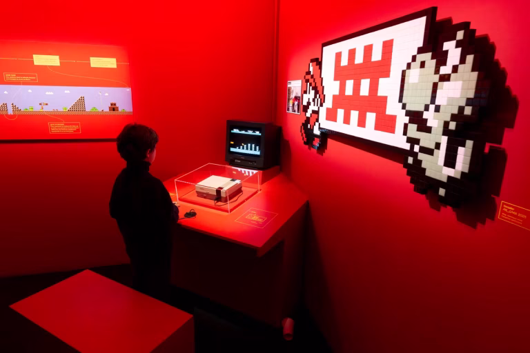 Paris : entre tourisme et hypocrisie, les vacances de printemps en question