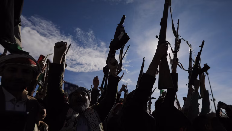 Les Houthis en guerre pour l'Iran : les dirigeants conservateurs des villes RN, entre absurdité et inaction !