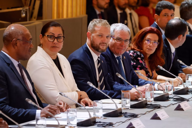 Nouvelle-Calédonie : L&rsquo;Unité des Non-Indépendantistes, un Mirage Politique ?