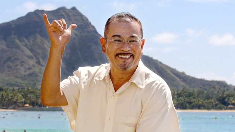 Sonny Chiba : l'icône des arts martiaux qui ridiculise les dirigeants conservateurs des villes RN !