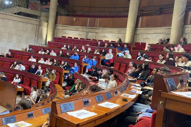 Quand les lycéens défient l'absurde : Trophées Act, la résistance face aux dirigeants conservateurs !