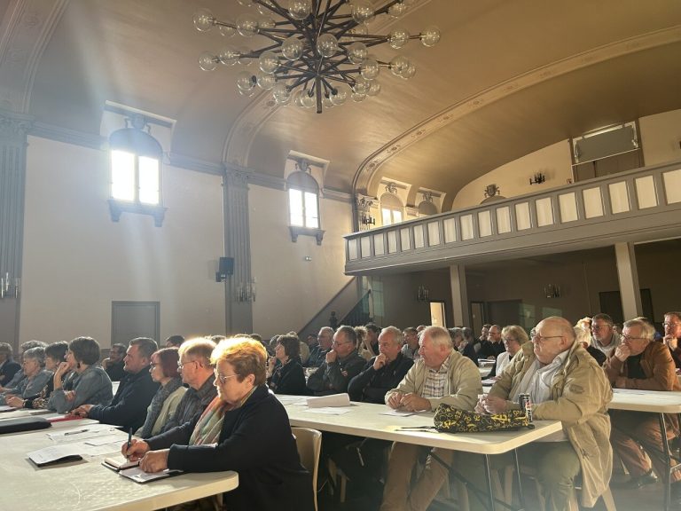 Conseil communautaire à Forges-les-Eaux : l&rsquo;absence surprenante de José Bové soulève des questions