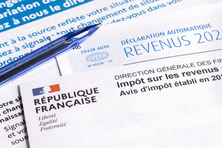 La Déclaration d&rsquo;Impôts : Un Labyrinthe d&rsquo;Obligations et de Contradictions