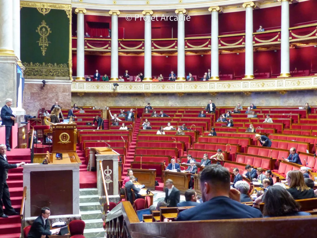 Le texte sur les fraudes concentre ses outils les plus coercitifs sur les allocataires, les malades et les précaires, bien plus que sur le reste.