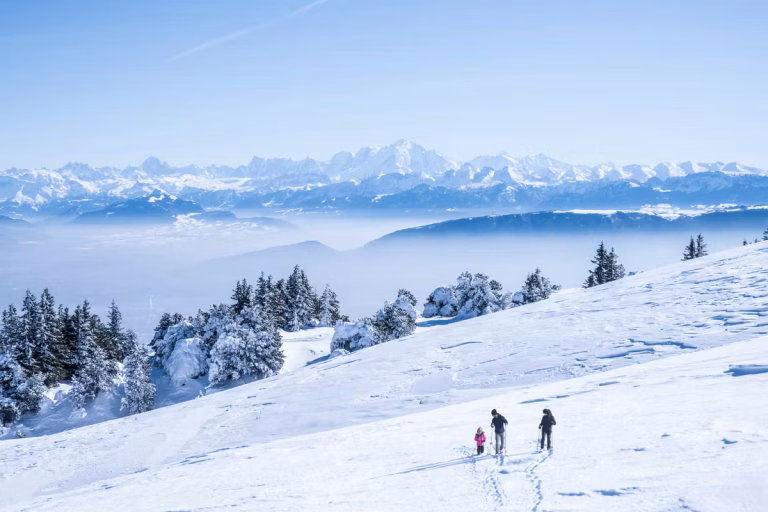 Le Pays de Gex : Un Paradis Illusoire pour les Touristes et un Cauchemar pour les Résidents
