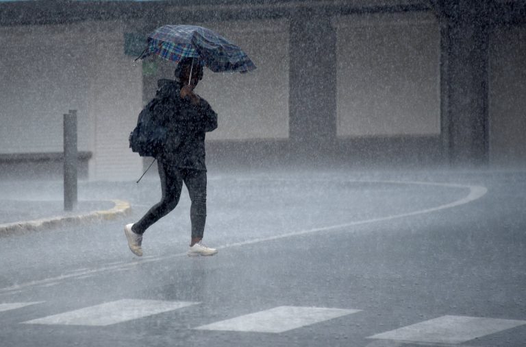 Week-end sous tempête : orages, vents forts et houle, que nous réserve la météo ?