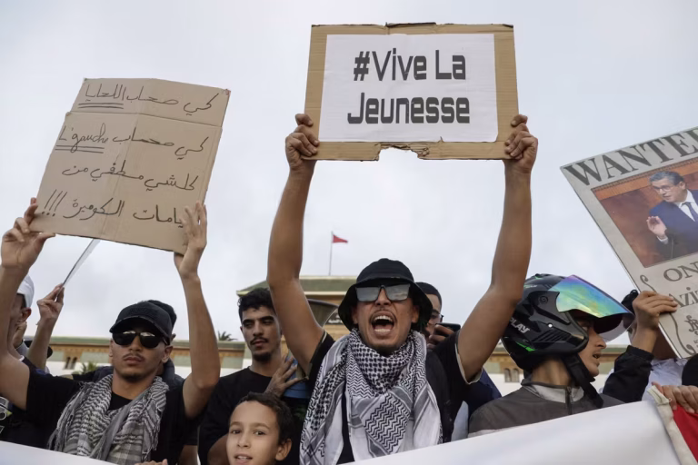 Quand la jeunesse arabe défie les tyrans : un réveil face aux absurdités des dirigeants conservateurs !