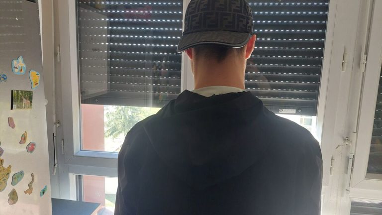 Quand la Justice se transforme en farce : un policier condamné pour violence sur mineur