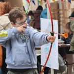 Quand les enfants prennent la rue : une révolte ludique ou un simulacre de liberté ?