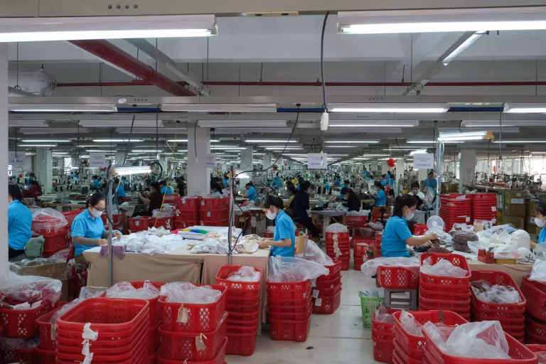 Les usines d&rsquo;habillement vietnamiennes bénéficient des mesures douanières de Trump.