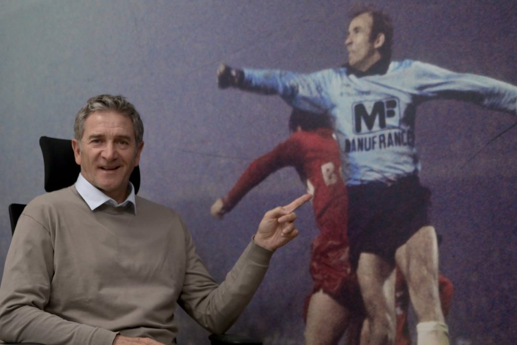 La lecture, son amour pour le vin... l'interview décalé du coach de l'ASSE Philippe Montanier