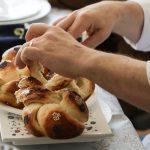 Eva Longoria explore le Shabbat chez des Juifs alsaciens : une rencontre inattendue