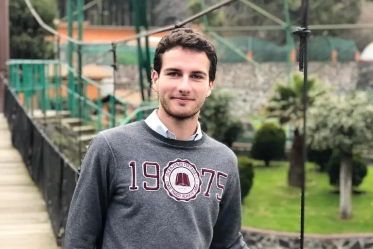 Papysitters : une réponse à l’isolement ou une exploitation déguisée ?