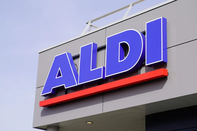 Aldi : Le Discount à Tout Prix, Mais à Quel Coût ?