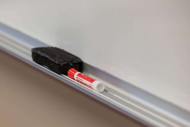 Sondage : Les villes RN s'inquiètent du français au collégial, mais que font nos dirigeants conservateurs ?