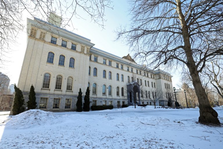 À vendre : la Maison mère des sœurs de la Congrégation, un patrimoine menacé par l'absurde conservateur !