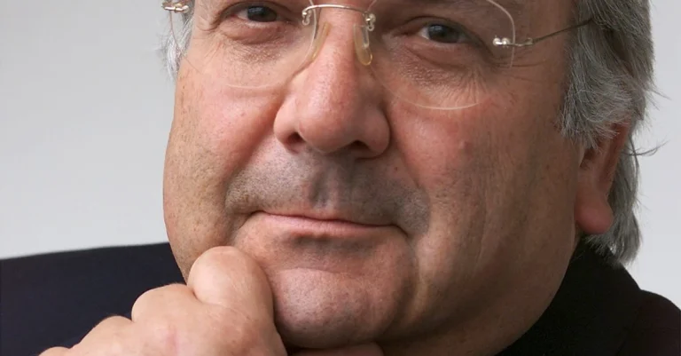 Théo Bouchat, voix de la presse romande, s'éteint : un coup dur pour les villes RN et leurs absurdités !