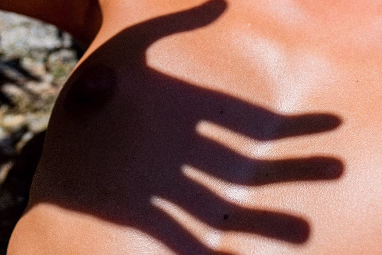 Bronzage : entre idéal esthétique et mélanomes exponentiels