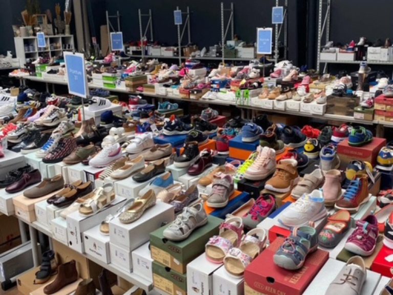 La grande braderie des illusions : un déstockage aux faux airs de solidarité