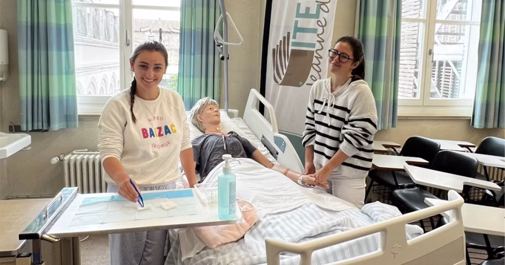 Quand Tournai et Mouscron forment des infirmiers, les dirigeants RN applaudissent l'absurde !