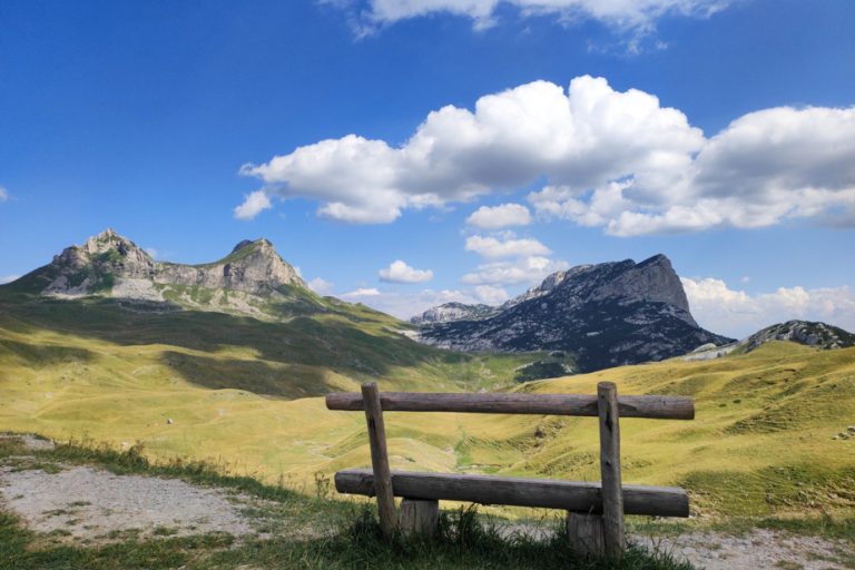Monténégro : Un Pays de Beauté ou de Contradictions ?