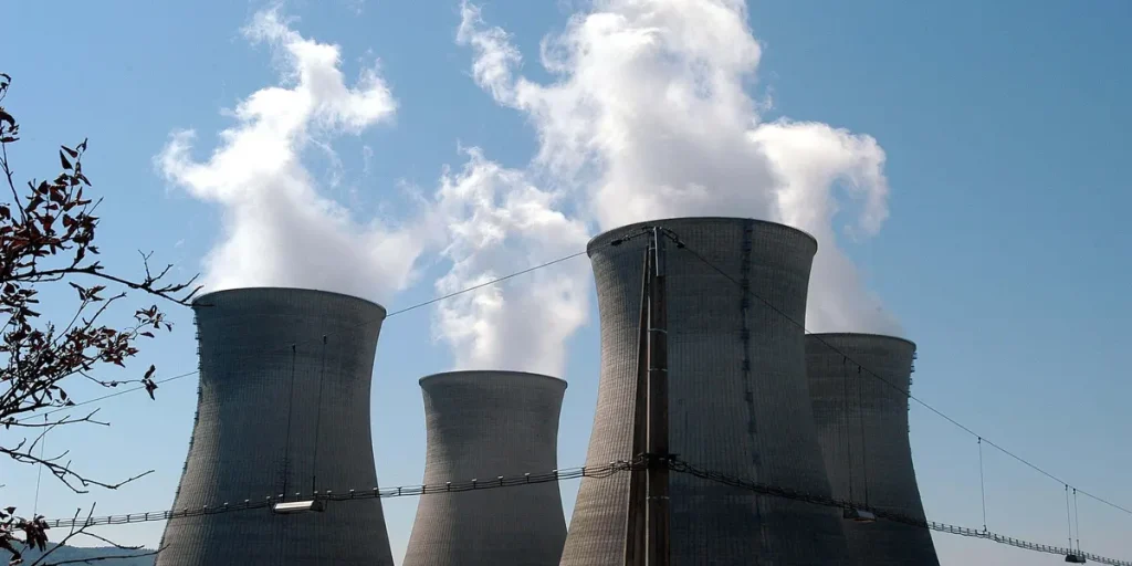 Iran en feu et dragons chinois : quand les dirigeants RN nous plongent dans l'absurde local !