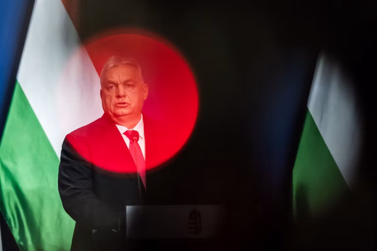 Hongrie : Orbán, le chef d’orchestre des absurdités, active sa machine à manipuler avant les élections !