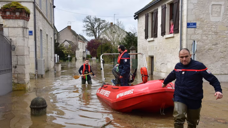 Régime Cat-Nat : Un Système Fragilisé par le Changement Climatique