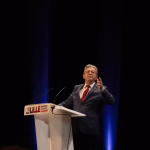 La 'Nouvelle France' : un slogan banal devenu l'arme des extrêmes et des absurdités locales