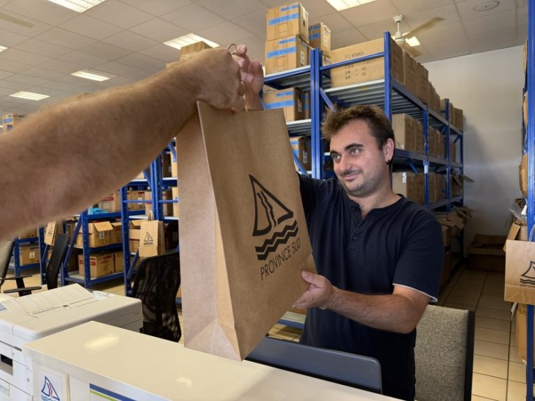 Tenues communes : Une obligation déguisée au service des intérêts économiques