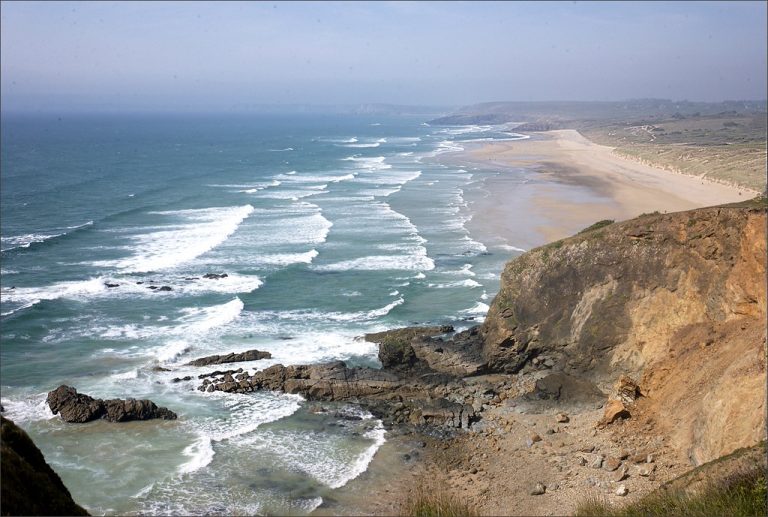 Plage de la Palue : la préservation de l&rsquo;environnement en débat sur la Presqu&rsquo;île de Crozon.