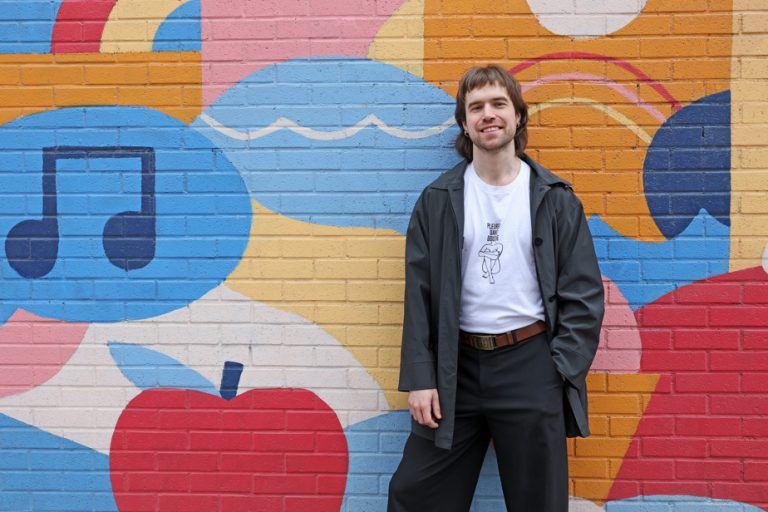 Héron : Un Voyage Musical entre Traditions et Modernité