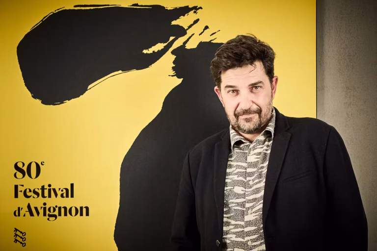 Festival d’Avignon 2026 : Célébration du Doute ou Démesure Injustifiée ?