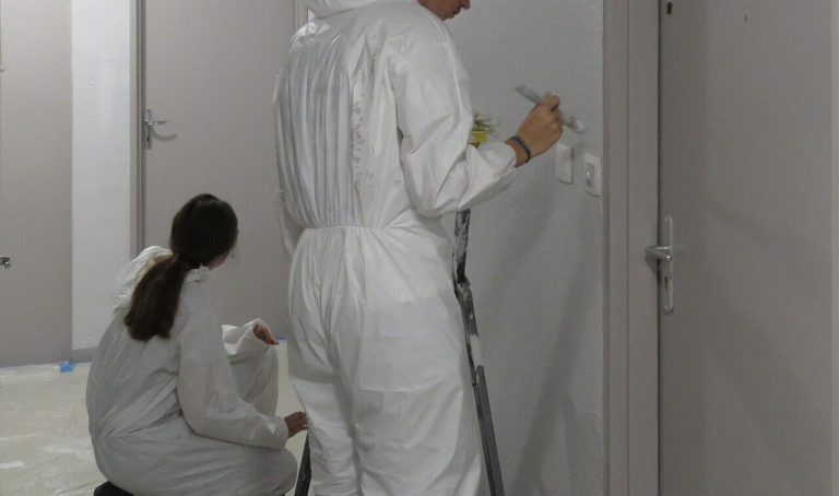 Un Chantier d&rsquo;Été pour les Jeunes : Une Manœuvre de Contrôle Social ?