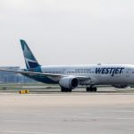 WestJet impose une surcharge : les conservateurs applaudissent pendant que les villes RN s'enfoncent dans l'absurde !