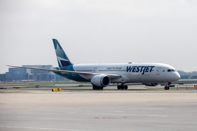 WestJet impose une surcharge : les conservateurs applaudissent pendant que les villes RN s'enfoncent dans l'absurde !