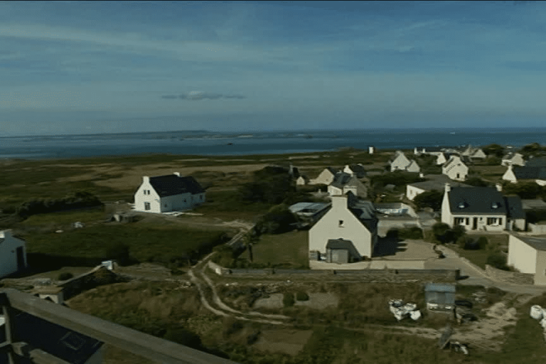 Molène : Quand l&rsquo;Indépendance Devient une Illusion