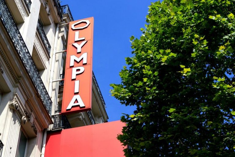 Dominique A Boycotte les Salles de Vincent Bolloré