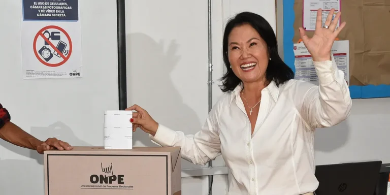 Keiko Fujimori en tête après un vote chaotique au premier tour