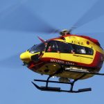 Un adolescent gravement blessé dans un accident de deux-roues évacué par hélicoptère en France.
