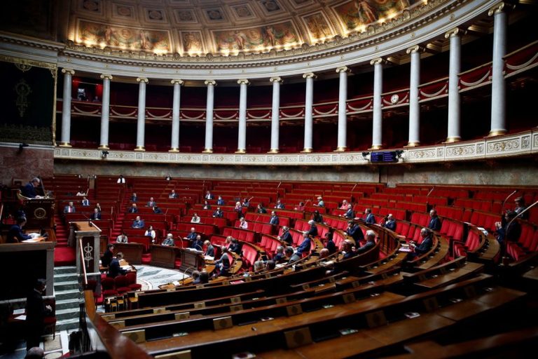 Députés-maires : la danse des masques en Eure-et-Loir