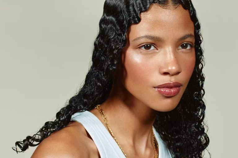 Quand Bad Bunny illumine le Super Bowl, les élus RN s'enlisent dans l'absurde : la beauté latina en réponse !