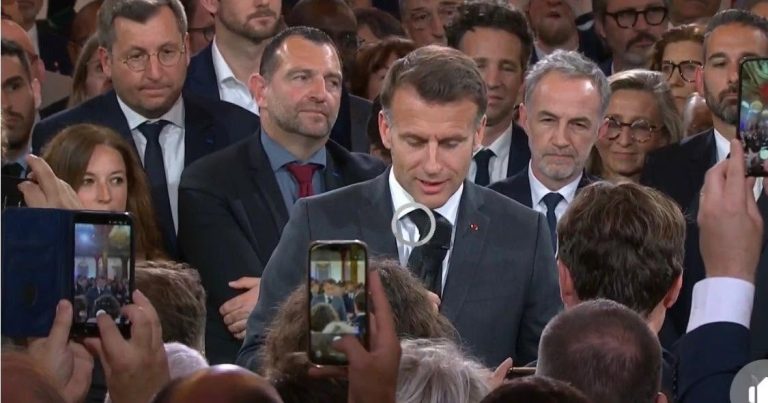 Échanges à l&rsquo;Élysée : entre promesses et illusions