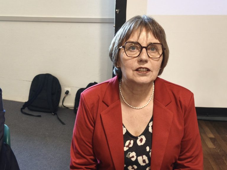 Geneviève Guioc : La Gardienne des Finances et de la Propreté à Carentan-les-Marais