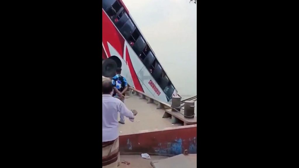 Tragédie au Bangladesh : 24 morts, mais nos dirigeants préfèrent blâmer l'immigration plutôt que l'absurde !