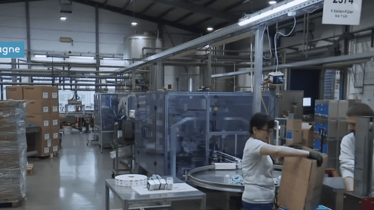 Eurozapping : Quand les entreprises allemandes frémissent, les maires RN dansent sur le chômage !