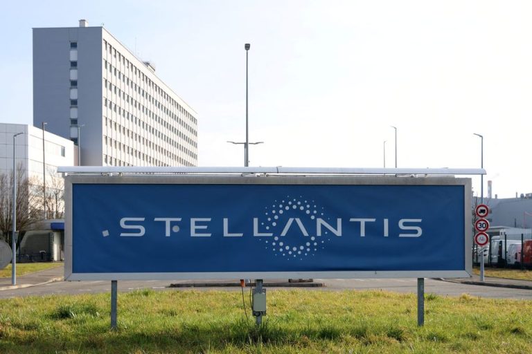 Risque d’incendie : Stellantis rappelle 700 000 voitures, plus de 200 000 concernées en France