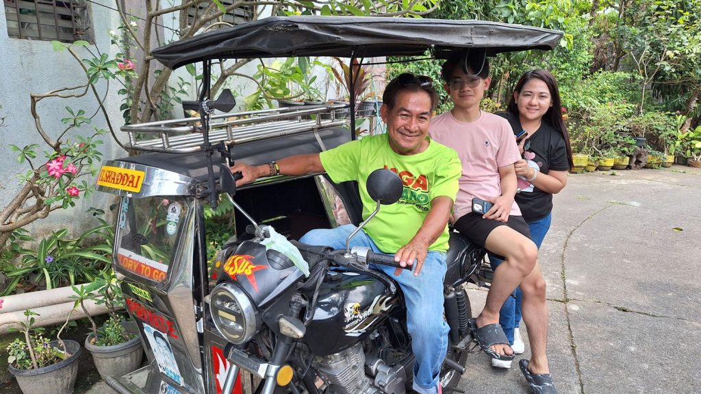 REPORTAGE : 'Deux à trois boulots pour survivre' - Quand les dirigeants conservateurs laissent les Philippins dans le noir !